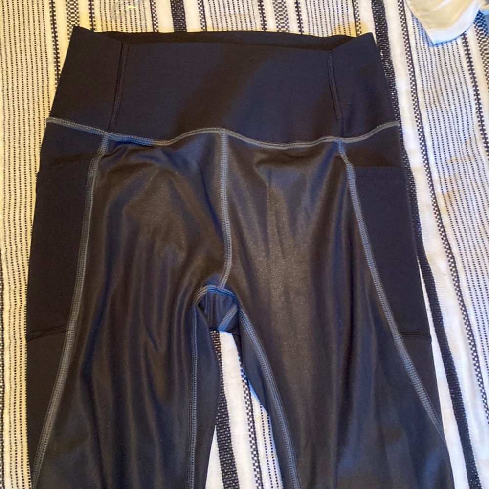 Gap fit sculpt revolution shiny cropped leggings